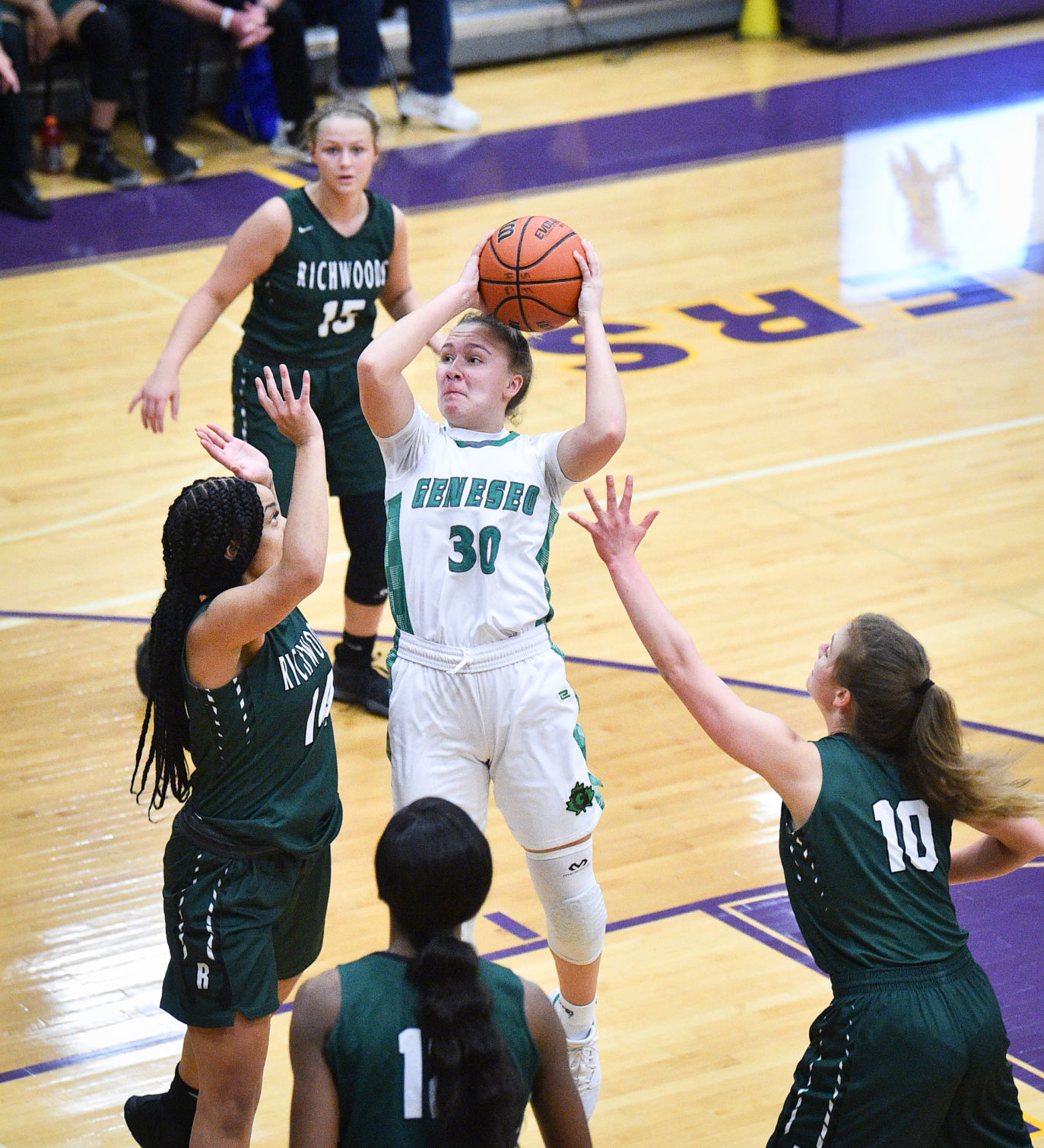 122819-mda-spt-holiday-hoops-034a.JPG